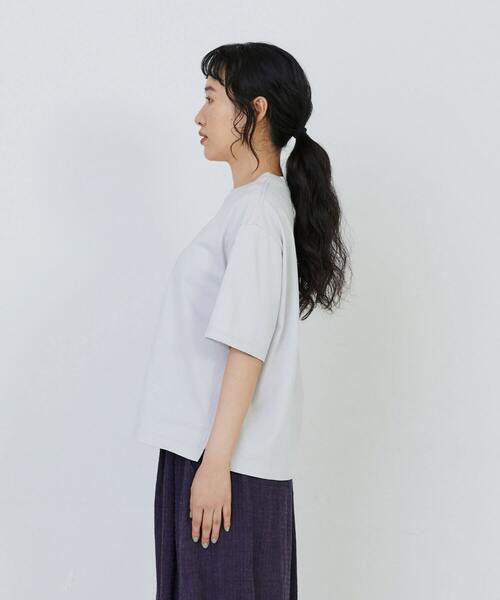 conges payes ADIEU TRISTESSE（コンジェ ペイエ アデュートリステス）の「ichiro yamaguci.半袖Ｔシャツ（Tシャツ/カットソー・レディース・ブルーグレー/グレイッシュベージュ/ブラック・FREE）」の10枚目の写真