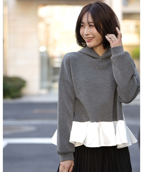 Ehre style(エーレスタイル)の「1枚で完成!大人カワイイの定番ドッキングスエット(スウェット・レディース・グレー/ブラック・FREE)」の2枚目の写真