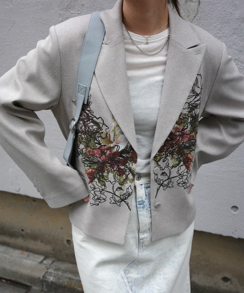 Ameri（アメリ）の「PIXEL FLOWER PRINT SHORT JACKET（テーラードジャケット・レディース・ブラック/ベージュ・SMALL/MEDIUM）」の13枚目の写真