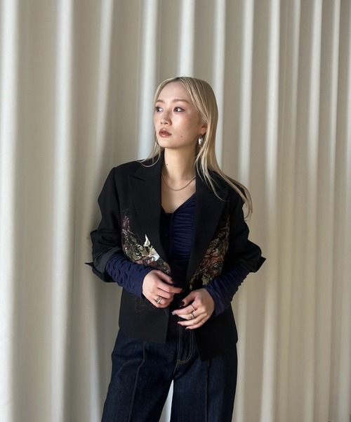 Ameri（アメリ）の「PIXEL FLOWER PRINT SHORT JACKET（テーラードジャケット・レディース・ブラック/ベージュ・SMALL/MEDIUM）」の19枚目の写真