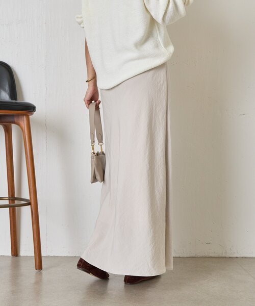 Jena espace merveilleux（ジェナ　エスパスメルヴェイユ）の「【軽やかロング】レーヨンナイロンロングスカート（スカート・レディース・ブラック/アイボリー/グレー・FREE）」の11枚目の写真