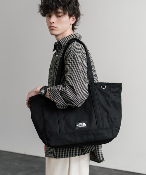 THE NORTH FACE（ザノースフェイス）の「THE NORTH FACE ザ・ノースフェイス ALL-DAY TOTE L PLUS トートバッグ/ハンドバッグ（トートバッグ・メンズ・キャメル/ブラック/ダークオリーブ・FREE）」の8枚目の写真