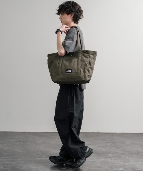 THE NORTH FACE（ザノースフェイス）の「THE NORTH FACE ザ・ノースフェイス ALL-DAY TOTE L PLUS トートバッグ/ハンドバッグ（トートバッグ・メンズ・キャメル/ブラック/ダークオリーブ・FREE）」の11枚目の写真