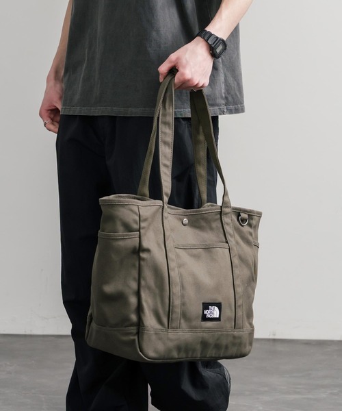 THE NORTH FACE（ザノースフェイス）の「THE NORTH FACE ザ・ノースフェイス ALL-DAY TOTE L PLUS トートバッグ/ハンドバッグ（トートバッグ・メンズ・キャメル/ブラック/ダークオリーブ・FREE）」の13枚目の写真