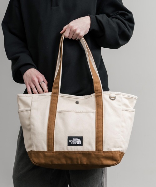 THE NORTH FACE（ザノースフェイス）の「THE NORTH FACE ザ・ノースフェイス ALL-DAY TOTE L PLUS トートバッグ/ハンドバッグ（トートバッグ・メンズ・キャメル/ブラック/ダークオリーブ・FREE）」の16枚目の写真