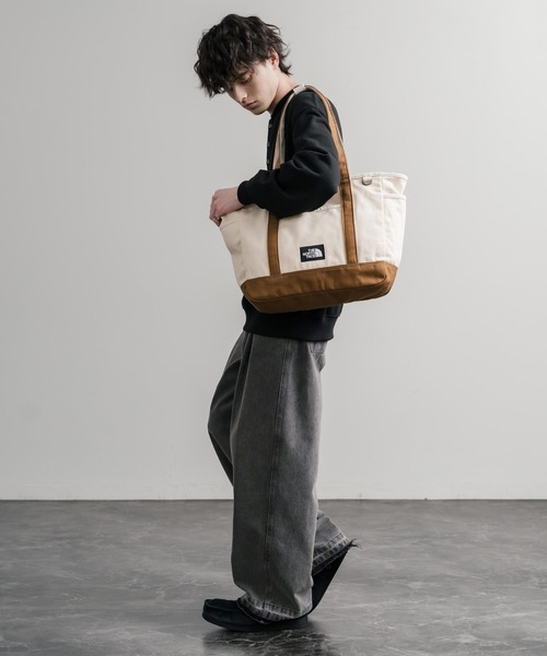 THE NORTH FACE（ザノースフェイス）の「THE NORTH FACE ザ・ノースフェイス ALL-DAY TOTE L PLUS トートバッグ/ハンドバッグ（トートバッグ・メンズ・キャメル/ブラック/ダークオリーブ・FREE）」の17枚目の写真