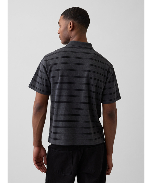 GAP（ギャップ）の「リラックスフィット ピケ クロップド ポロシャツ（ポロシャツ・メンズ・ブラック/チャコールグレー/ブルー/ネイビー/ホワイト/ピンク・XL/L/M/S/XS）」の15枚目の写真