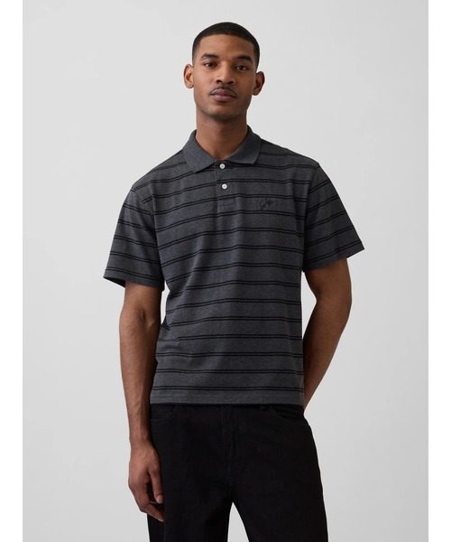 GAP（ギャップ）の「リラックスフィット ピケ クロップド ポロシャツ（ポロシャツ・メンズ・ブラック/チャコールグレー/ブルー/ネイビー/ホワイト/ピンク・XL/L/M/S/XS）」の4枚目の写真