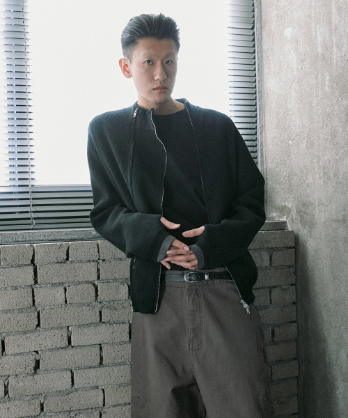 P.IN.O(ピインオ)の「ウールハイネック レイヤードニット ジップアップ - ブラック(カーディガン/ボレロ・メンズ・その他・MEDIUM/LARGE)」の4枚目の写真