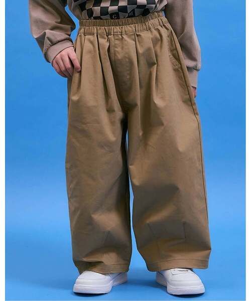 b・ROOM（ビールーム）の「ボリュームバルーンパンツ【MNCM】（その他パンツ・キッズ・チャコール/ベージュ/ブラック/カーキ/アイボリー・150cm/120cm/130cm/140cm/110cm）」の4枚目の写真