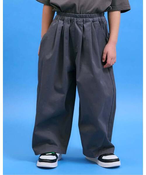b・ROOM（ビールーム）の「ボリュームバルーンパンツ【MNCM】（その他パンツ・キッズ・チャコール/ベージュ/ブラック/カーキ/アイボリー・150cm/120cm/130cm/140cm/110cm）」の3枚目の写真