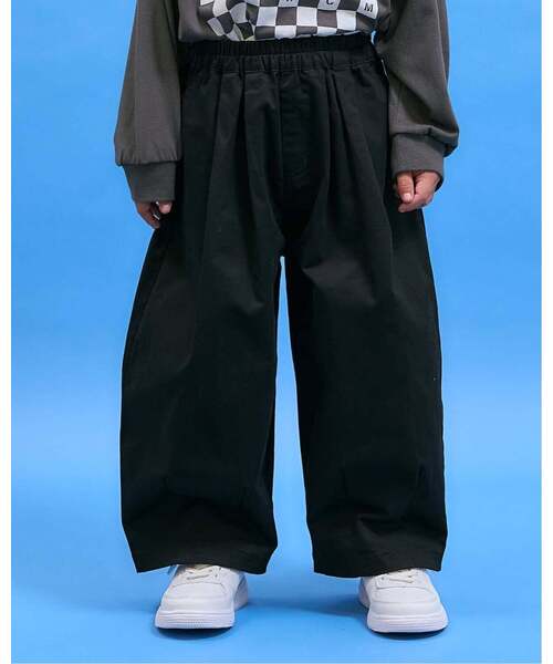 b・ROOM（ビールーム）の「ボリュームバルーンパンツ【MNCM】（その他パンツ・キッズ・チャコール/ベージュ/ブラック/カーキ/アイボリー・150cm/120cm/130cm/140cm/110cm）」の2枚目の写真