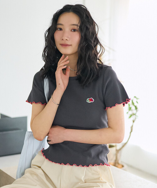 FREAK'S STORE(フリークスストア)の「FRUIT OF THE LOOM × FREAK'S STORE/フルーツオブザルーム 別注 配色メロー リブ半袖Tシャツ(Tシャツ/カットソー・レディース・レモンイエロー/オフホワイト/チャコールグレー/ネイビー/ピンク系その他・フリ-)」の3枚目の写真