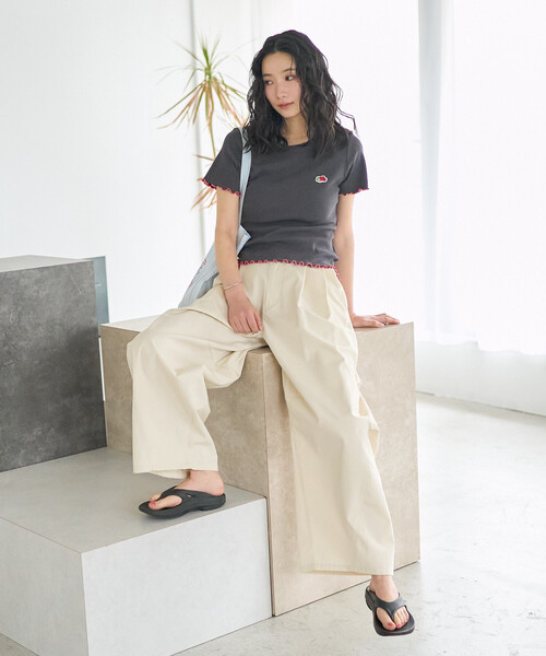 FREAK'S STORE(フリークスストア)の「FRUIT OF THE LOOM × FREAK'S STORE/フルーツオブザルーム 別注 配色メロー リブ半袖Tシャツ(Tシャツ/カットソー・レディース・レモンイエロー/オフホワイト/チャコールグレー/ネイビー/ピンク系その他・フリ-)」の19枚目の写真