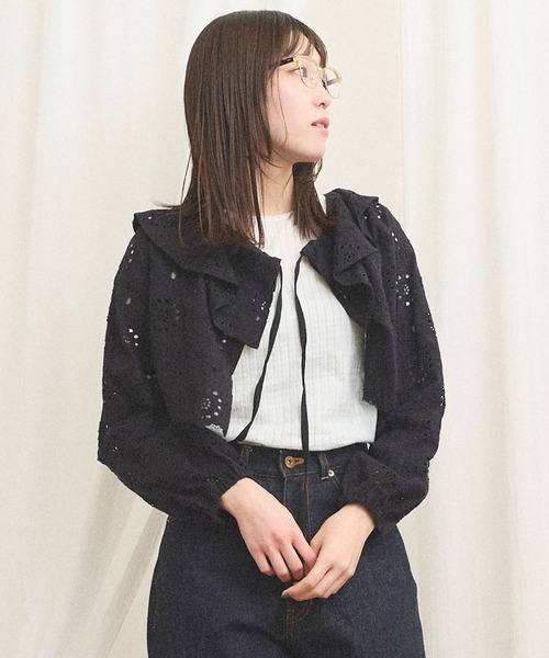 fig London(フィグロンドン)の「_Agnes bolero(カーディガン/ボレロ・レディース・ブラック/アイボリー・FREE)」の2枚目の写真