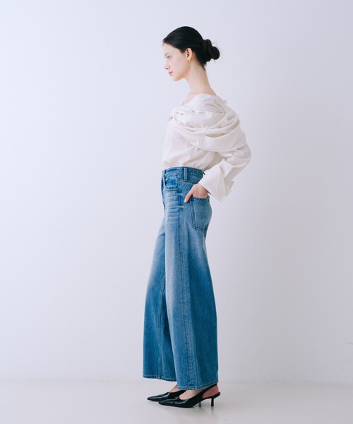SELFIST(セルフィスト)の「クロスリボンモチーフブラウス 春服 夏服 リボン フェミニン きれいめ 大人(シャツ/ブラウス・レディース・ブラック/オフホワイト・フリー)」の11枚目の写真