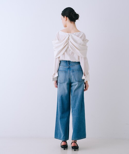 SELFIST(セルフィスト)の「クロスリボンモチーフブラウス 春服 夏服 リボン フェミニン きれいめ 大人(シャツ/ブラウス・レディース・ブラック/オフホワイト・フリー)」の3枚目の写真