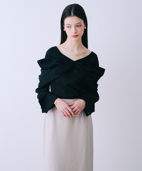 SELFIST(セルフィスト)の「クロスリボンモチーフブラウス 春服 夏服 リボン フェミニン きれいめ 大人(シャツ/ブラウス・レディース・ブラック/オフホワイト・フリー)」の18枚目の写真
