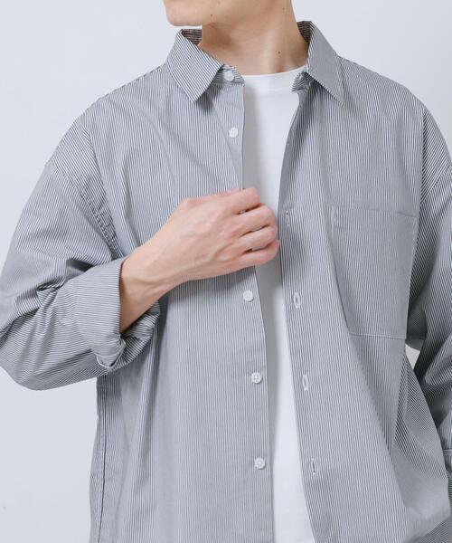 ITEMS URBANRESEARCH（アイテムズ アーバンリサーチ）の「『イージーケア/UVカット』高機能ストライプレギュラーカラーシャツ（シャツ/ブラウス・メンズ・ブラック/ブルー・LARGE/MEDIUM）」の22枚目の写真