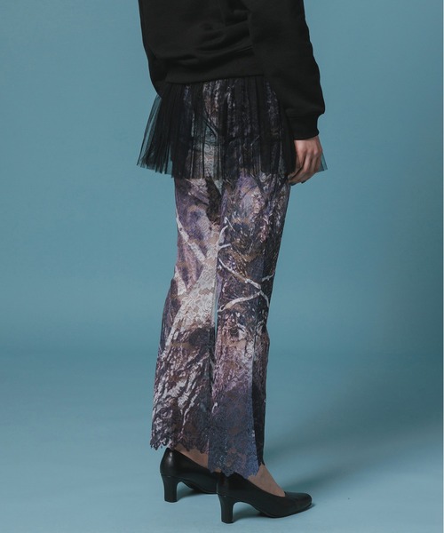 NON TOKYO(ノントーキョー)の「LACE DIRECT PRINT FLARE PANTS(その他パンツ・レディース・ブルー/カモフラージュ・FREE)」の5枚目の写真