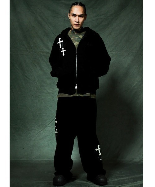 SUPPLIER(サプライヤー)の「A'GEM/9 × .kom 『SUPPLIER/サプライヤー』Multiple Cross Leather Patch Thermal Zip Hoodie/マルチプルクロスレザーパッチサーマルジップパーカー(パーカー・メンズ・ピンク/ブラック・L/XL)」の5枚目の写真