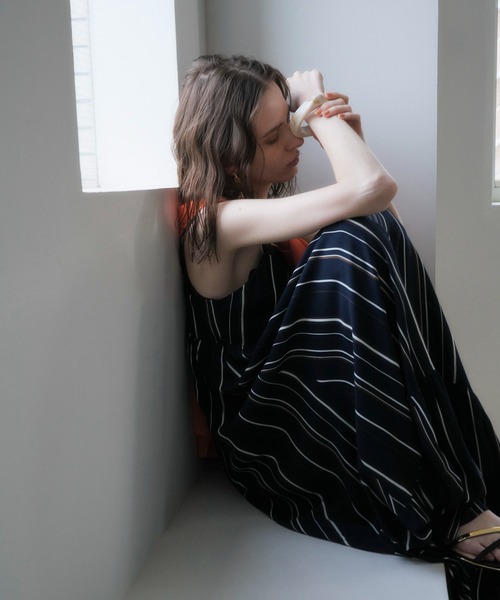 YECCA VECCA（イェッカヴェッカ）の「アートプリントキャミワンピース（ワンピース・レディース・マルチ/ストライプ・FREE）」の4枚目の写真