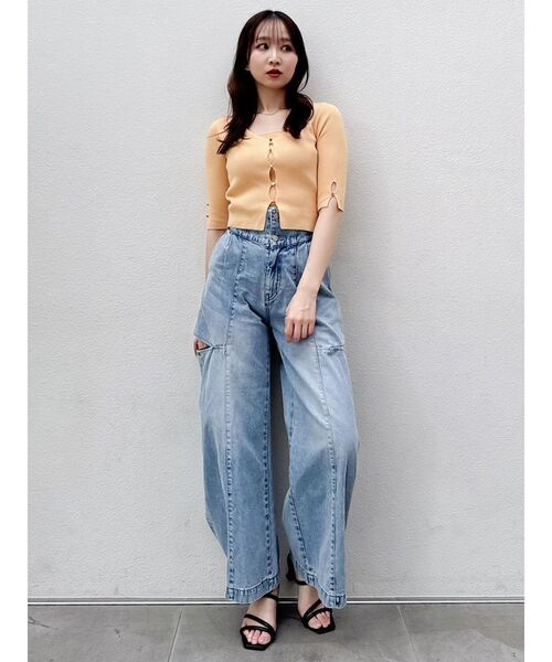 dazzlin(ダズリン)の「ハイウエスト2wayワイドデニムパンツ(デニムパンツ・レディース・インディゴブルー/ブルー・MEDIUM/SMALL)」の17枚目の写真