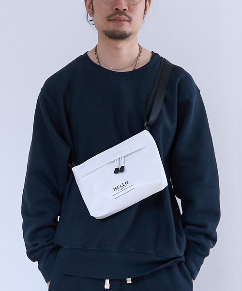 1/2 HALF(ニブンノイチハーフ)の「1/2HALF HELLO MESSENGER-S(ボディバッグ/ウエストポーチ・メンズ・ブラック/エメラルド/オリーブ/ブルー/レッド/ホワイト/オレンジ/イエロー・FREE)」の1枚目の写真