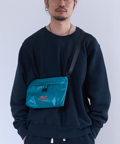1/2 HALF(ニブンノイチハーフ)の「1/2HALF HELLO MESSENGER-S(ボディバッグ/ウエストポーチ・メンズ・ブラック/エメラルド/オリーブ/ブルー/レッド/ホワイト/オレンジ/イエロー・FREE)」の4枚目の写真