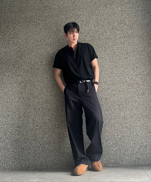 KALAPATTHAR(カラパタール)の「HENLEY NECK SHORT-SLEEVED T-SHIRT - BLACK(Tシャツ/カットソー・メンズ・その他・MEDIUM/LARGE/X-LARGE)」の12枚目の写真