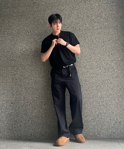 KALAPATTHAR(カラパタール)の「HENLEY NECK SHORT-SLEEVED T-SHIRT - BLACK(Tシャツ/カットソー・メンズ・その他・MEDIUM/LARGE/X-LARGE)」の13枚目の写真