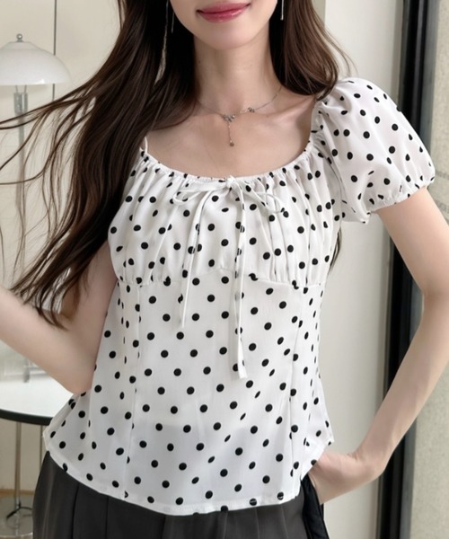Ada.（エイダ）の「ドット柄 2WAY オフショルダー フロントリボン ギャザー ブラウス（シャツ/ブラウス・レディース・ホワイト/アイボリー/ブラック・FREE）」の9枚目の写真