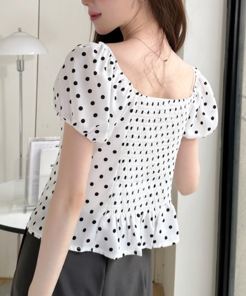 Ada.（エイダ）の「ドット柄 2WAY オフショルダー フロントリボン ギャザー ブラウス（シャツ/ブラウス・レディース・ホワイト/アイボリー/ブラック・FREE）」の7枚目の写真
