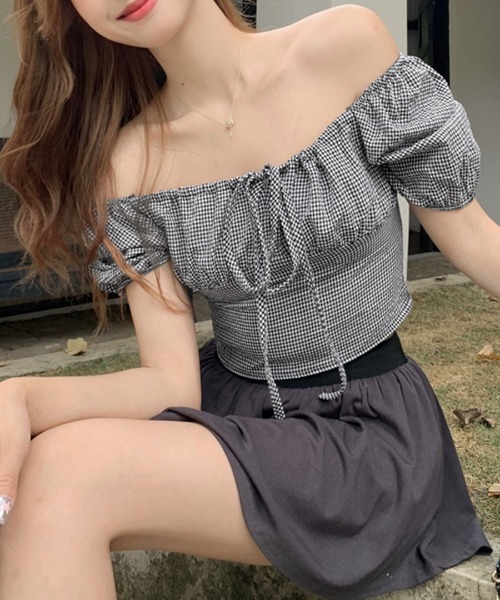 REMUR（レミュール）の「ギンガムチェック柄オフショルトップス 2WAY（Tシャツ/カットソー・レディース・ブラック/ピンク・FREE）」の5枚目の写真