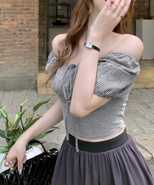 REMUR（レミュール）の「ギンガムチェック柄オフショルトップス 2WAY（Tシャツ/カットソー・レディース・ブラック/ピンク・FREE）」の7枚目の写真