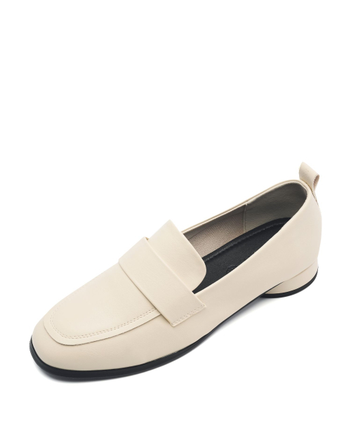 SPUR（シュプール）の「[ニューカラーシルバー] Rizy Stitch Minimal クラシックローファー 2.5cm -UA9051 (3color)（ローファー・レディース・ブラック/アイボリー/シルバー・22.5cm/23cm/23.5cm/24.5cm/24cm/25cm）」の10枚目の写真