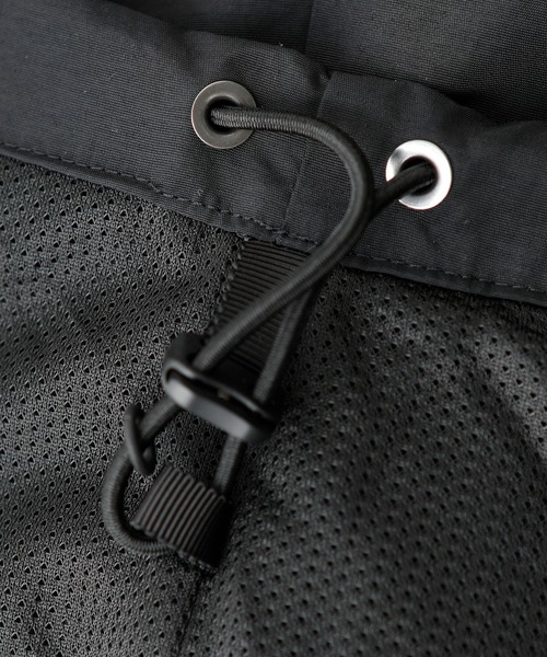 WHITE MOUNTAINEERING(ホワイトマウンテニアリング)の「WHITE MOUNTAINEERING × UMBRO EASY CARGO PANTS WM2573418(カーゴパンツ・メンズ・ブラック・2)」の7枚目の写真
