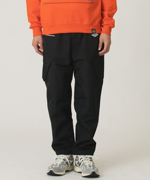 WHITE MOUNTAINEERING(ホワイトマウンテニアリング)の「WHITE MOUNTAINEERING × UMBRO EASY CARGO PANTS WM2573418(カーゴパンツ・メンズ・ブラック・2)」の10枚目の写真