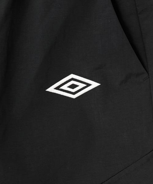 WHITE MOUNTAINEERING(ホワイトマウンテニアリング)の「WHITE MOUNTAINEERING × UMBRO EASY CARGO PANTS WM2573418(カーゴパンツ・メンズ・ブラック・2)」の5枚目の写真
