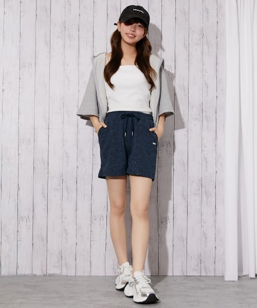 GORGE(ゴージ)の「《ラメ入りムラ染め風》ゆるシルエットスウェットショートパンツ/春夏/全3色(その他パンツ・レディース・オフホワイト/ネイビー/ブラック・F)」の13枚目の写真