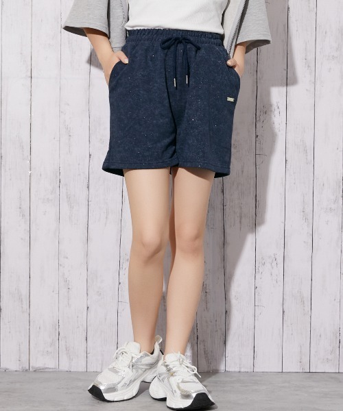 GORGE(ゴージ)の「《ラメ入りムラ染め風》ゆるシルエットスウェットショートパンツ/春夏/全3色(その他パンツ・レディース・オフホワイト/ネイビー/ブラック・F)」の14枚目の写真
