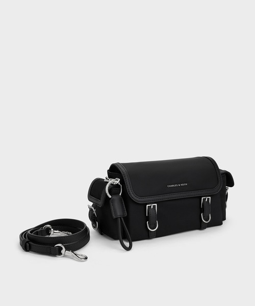 CHARLES & KEITH(チャールズ & キース)の「Levy レヴィー ナイロン バックル クロスボディバッグ(ボディバッグ/ウエストポーチ・レディース・スミクロ/オートミール・S)」の17枚目の写真