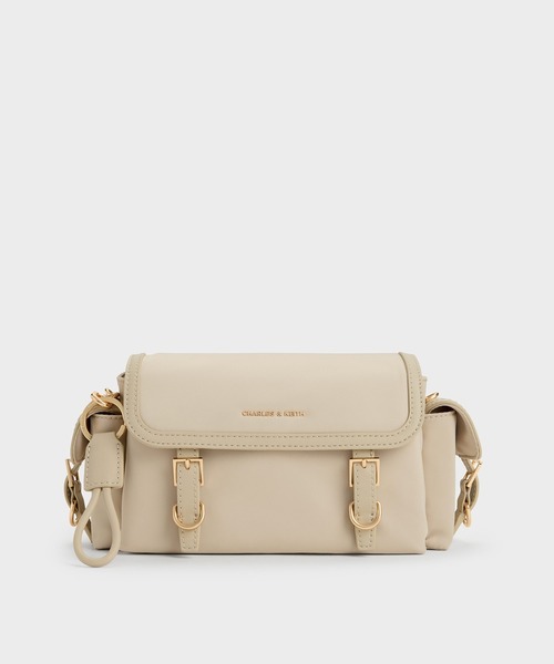 CHARLES & KEITH(チャールズ & キース)の「Levy レヴィー ナイロン バックル クロスボディバッグ(ボディバッグ/ウエストポーチ・レディース・スミクロ/オートミール・S)」の8枚目の写真