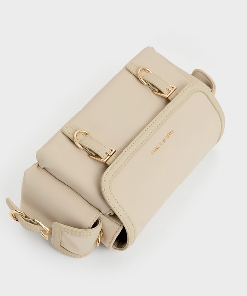 CHARLES & KEITH(チャールズ & キース)の「Levy レヴィー ナイロン バックル クロスボディバッグ(ボディバッグ/ウエストポーチ・レディース・スミクロ/オートミール・S)」の3枚目の写真