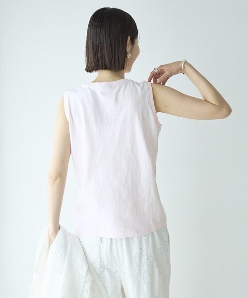 FilMelange(フィルメランジェ)の「FilMelange × Firsthand/フィルメランジェ 別注 ELENI / ノースリーブ クルーネック Tシャツ(Tシャツ/カットソー・レディース・ピンク/レッド・FREE)」の19枚目の写真