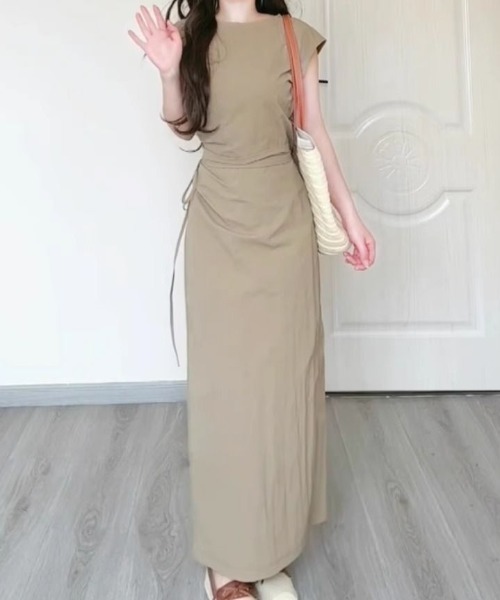 AMAJI(アマジ)の「ノースリーブ トップス + スカート セットアップ(セットアップ・レディース・カーキ・SMALL/MEDIUM/LARGE/X-LARGE)」の5枚目の写真