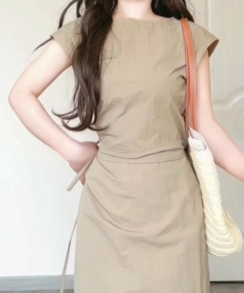 AMAJI(アマジ)の「ノースリーブ トップス + スカート セットアップ(セットアップ・レディース・カーキ・SMALL/MEDIUM/LARGE/X-LARGE)」の3枚目の写真