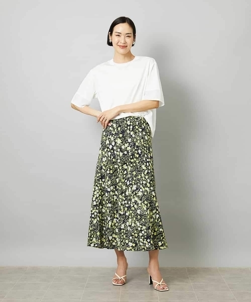 MICHEL KLEIN（ミッシェル・クラン）の「[オリジナルプリント/リラックスボトム]シャドウフラワー プリントスカート（スカート・レディース・ネイビー/ホワイト・40/38）」の11枚目の写真