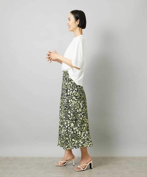 MICHEL KLEIN（ミッシェル・クラン）の「[オリジナルプリント/リラックスボトム]シャドウフラワー プリントスカート（スカート・レディース・ネイビー/ホワイト・40/38）」の12枚目の写真