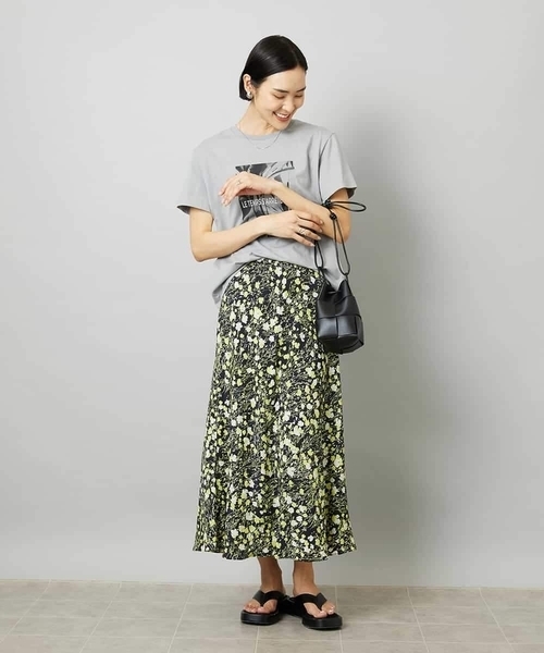 MICHEL KLEIN（ミッシェル・クラン）の「[オリジナルプリント/リラックスボトム]シャドウフラワー プリントスカート（スカート・レディース・ネイビー/ホワイト・40/38）」の16枚目の写真